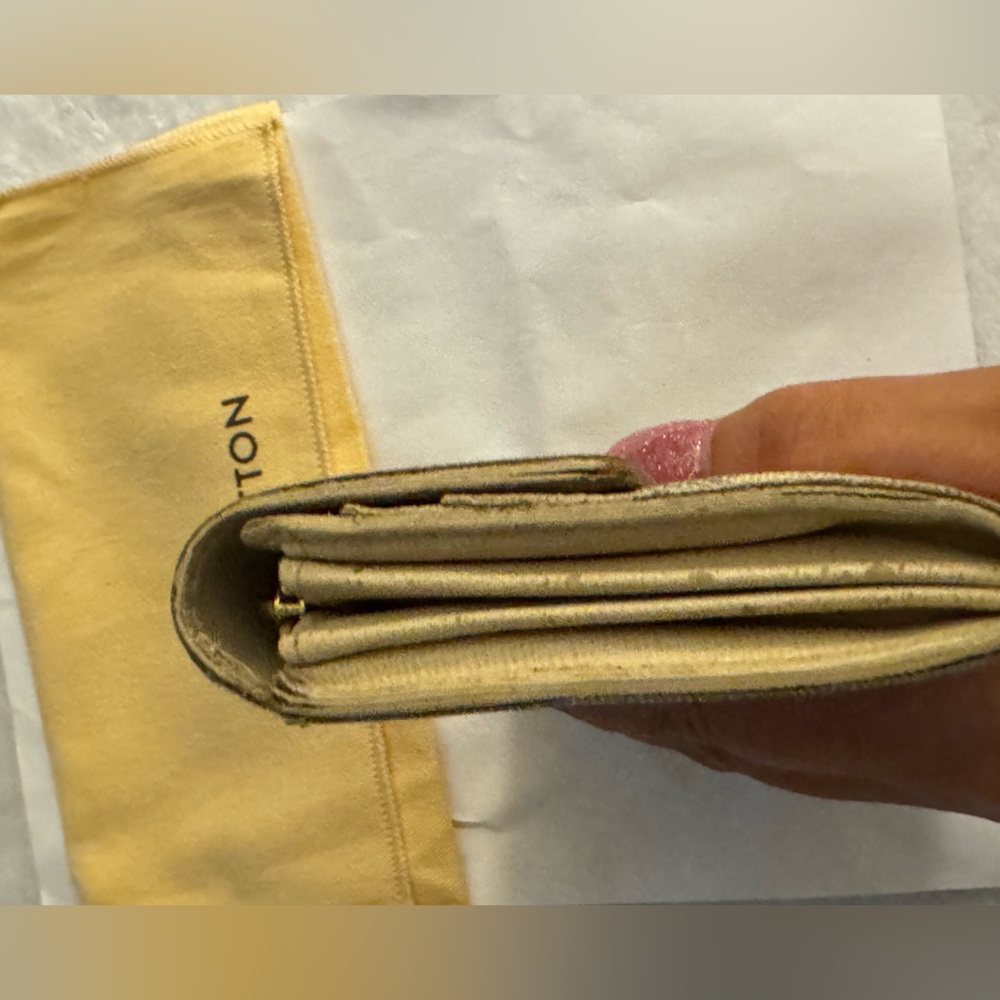 Louis Vuitton Damier azure wallet and dust bag has call outs - Picture 14 of 16